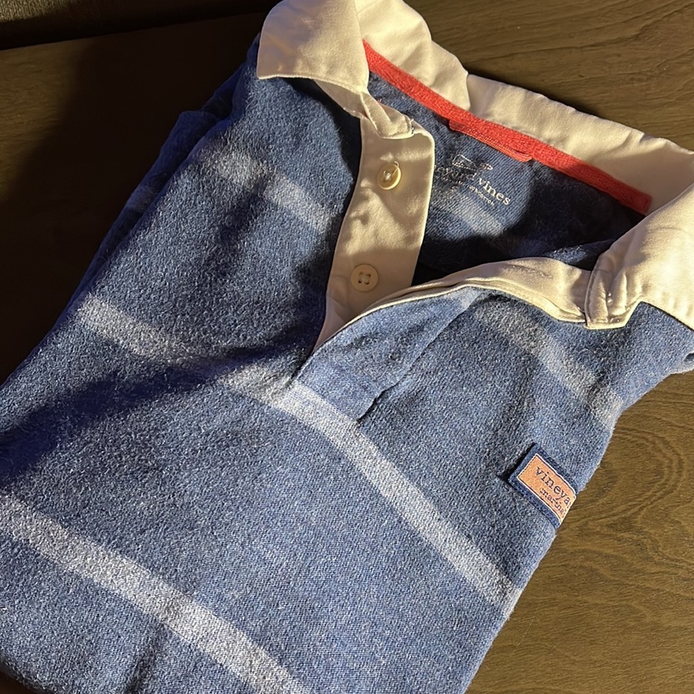 VINEYARD VINES Apollo (long sleeve). Size Small - Picture 10 of 10